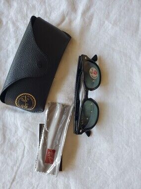 (new) Ray-Ban 4140 Polarized Sunglasses